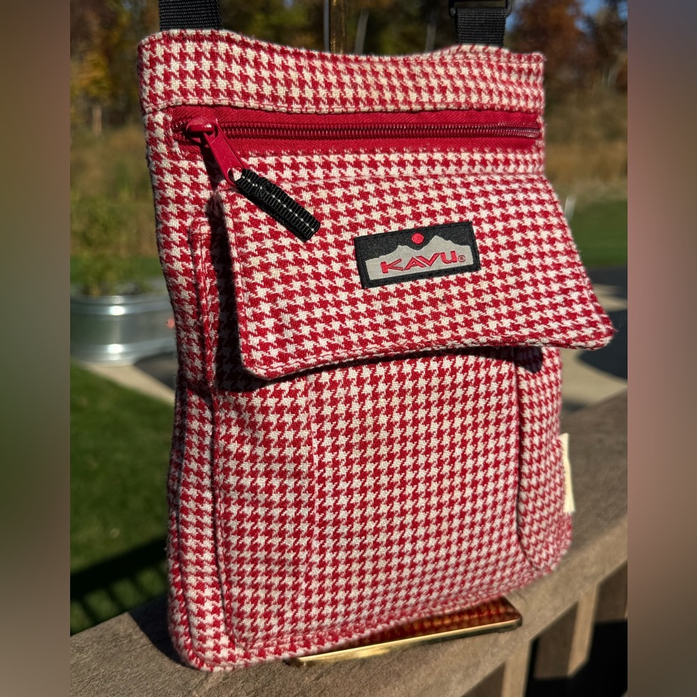 GUC! KAVU Red Houndstooth Wool Vintage Limited Edition Crossbody Bag - Picture 3 of 12